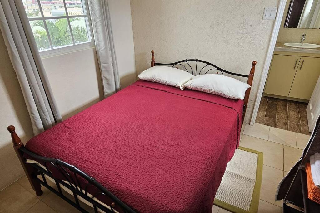 Seclusion Studio Apartment. Saint Philip Exterior photo